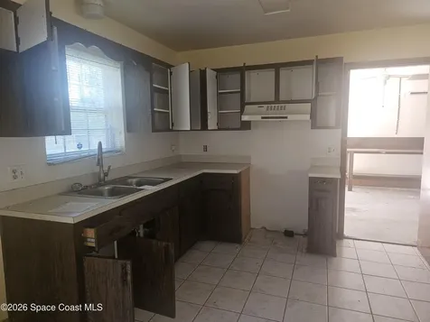 565 Elizabeth Street SE Palm Bay FL 32909