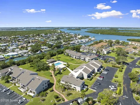 3209 S Lakeview Circle Fort Pierce FL 34949