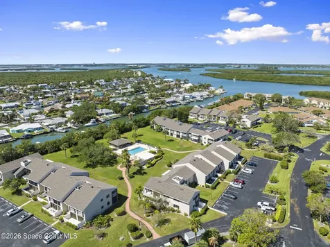 3209 S Lakeview Circle Fort Pierce FL 34949