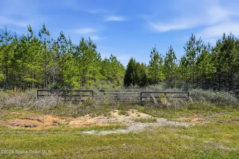 23287 NW Church Road Altha FL 32421