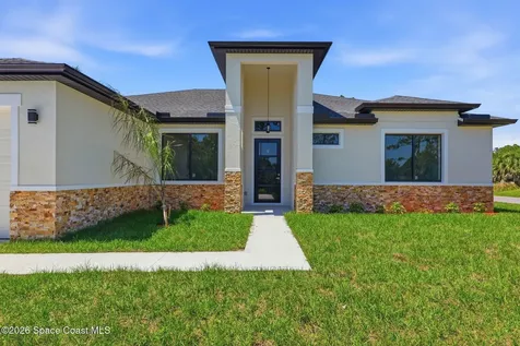 889 Reading Street SE Palm Bay FL 32909
