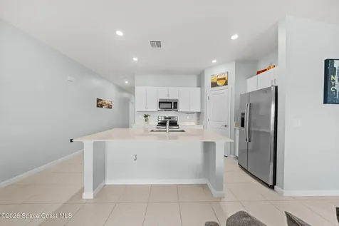 826 Dockside Drive SW Palm Bay FL 32908