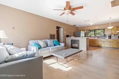 2530 Pine Avenue Mims FL 32754