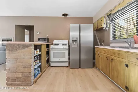 2530 Pine Avenue Mims FL 32754