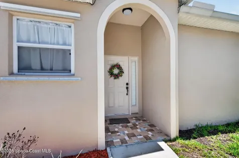 590 Wedge Court SE Palm Bay FL 32909