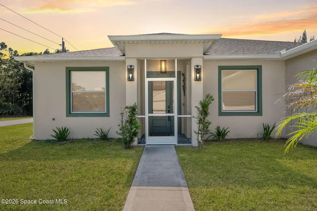 790 Haryestor Avenue SW Palm Bay FL 32908