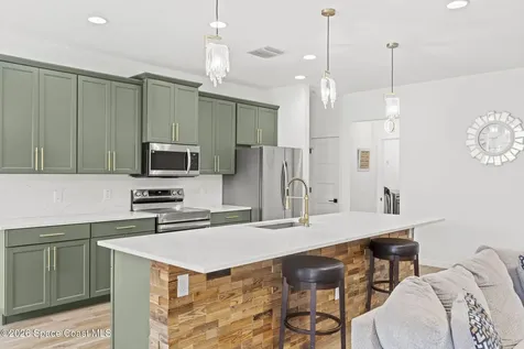 790 Haryestor Avenue SW Palm Bay FL 32908