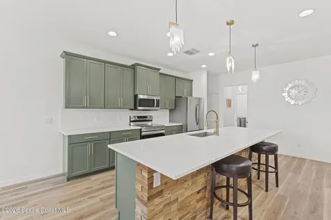 790 Haryestor Avenue SW Palm Bay FL 32908
