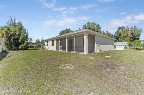 790 Haryestor Avenue SW Palm Bay FL 32908