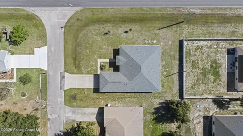 790 Haryestor Avenue SW Palm Bay FL 32908