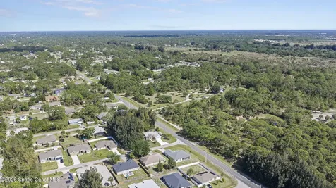 790 Haryestor Avenue SW Palm Bay FL 32908
