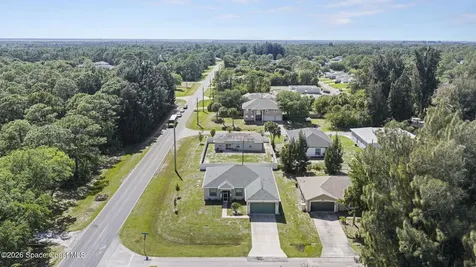 790 Haryestor Avenue SW Palm Bay FL 32908