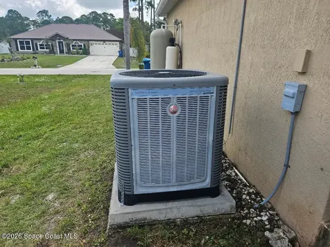 426 Wildwood Avenue SW Palm Bay FL 32908
