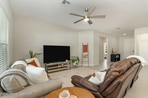 4832 Shannock Avenue Merritt Island FL 32953
