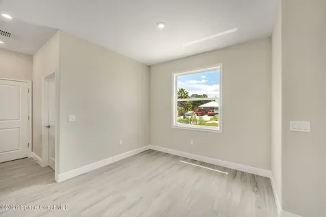 680 Londonderry Circle SE Palm Bay FL 32909