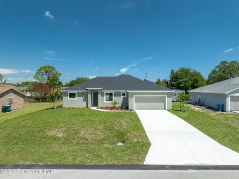 680 Londonderry Circle SE Palm Bay FL 32909