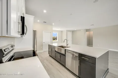 680 Londonderry Circle SE Palm Bay FL 32909
