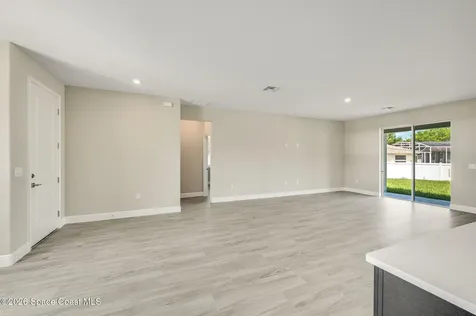 680 Londonderry Circle SE Palm Bay FL 32909