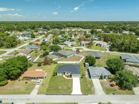 680 Londonderry Circle SE Palm Bay FL 32909