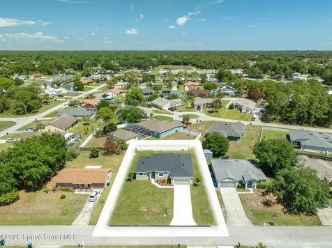 680 Londonderry Circle SE Palm Bay FL 32909