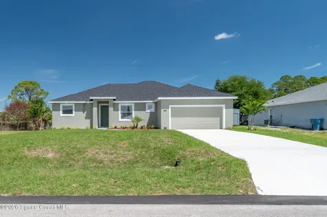 680 Londonderry Circle SE Palm Bay FL 32909