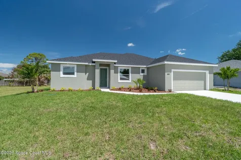 680 Londonderry Circle SE Palm Bay FL 32909