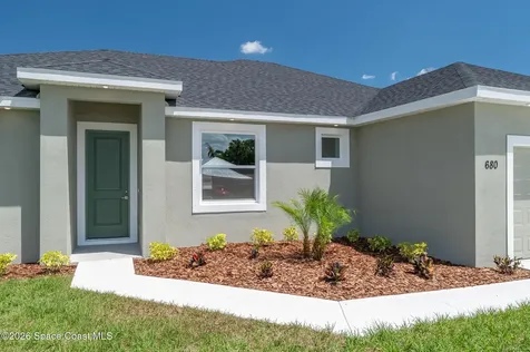 680 Londonderry Circle SE Palm Bay FL 32909