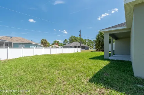 680 Londonderry Circle SE Palm Bay FL 32909