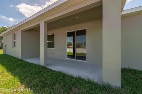 680 Londonderry Circle SE Palm Bay FL 32909