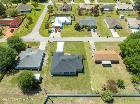 680 Londonderry Circle SE Palm Bay FL 32909