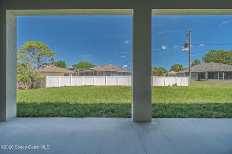 680 Londonderry Circle SE Palm Bay FL 32909