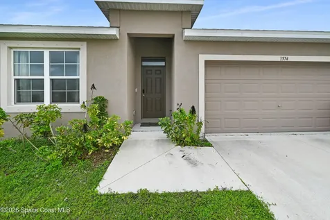 1574 Heartwellville Street NW Palm Bay FL 32907