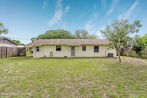 2104 Watts Drive Mims FL 32754