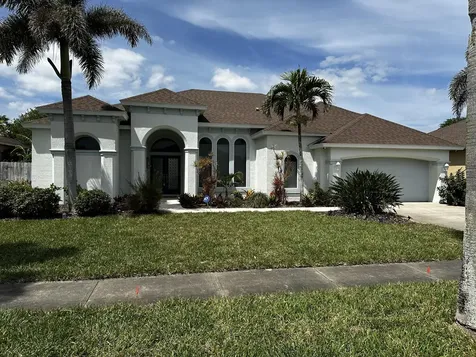 132 Cambridge Court Indialantic FL 32903