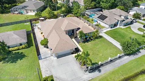2735 S Courtenay Parkway Merritt Island FL 32952
