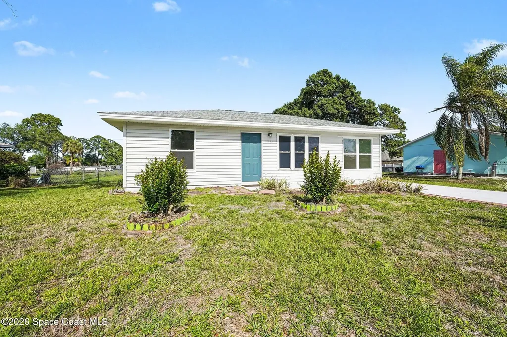 1037 Colonnade Avenue SE Palm Bay FL 32909