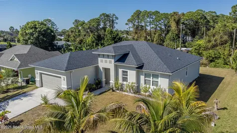 951 Sareta Street SE Palm Bay FL 32909