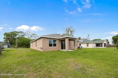 335 Calcutta Avenue NW Palm Bay FL 32907