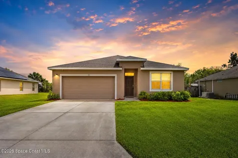 335 Calcutta Avenue NW Palm Bay FL 32907