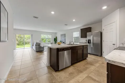 335 Calcutta Avenue NW Palm Bay FL 32907