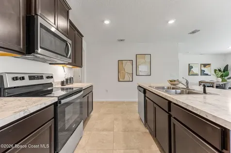 335 Calcutta Avenue NW Palm Bay FL 32907