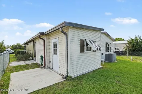 924 Dogwood Drive Barefoot Bay FL 32976