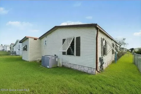 924 Dogwood Drive Barefoot Bay FL 32976