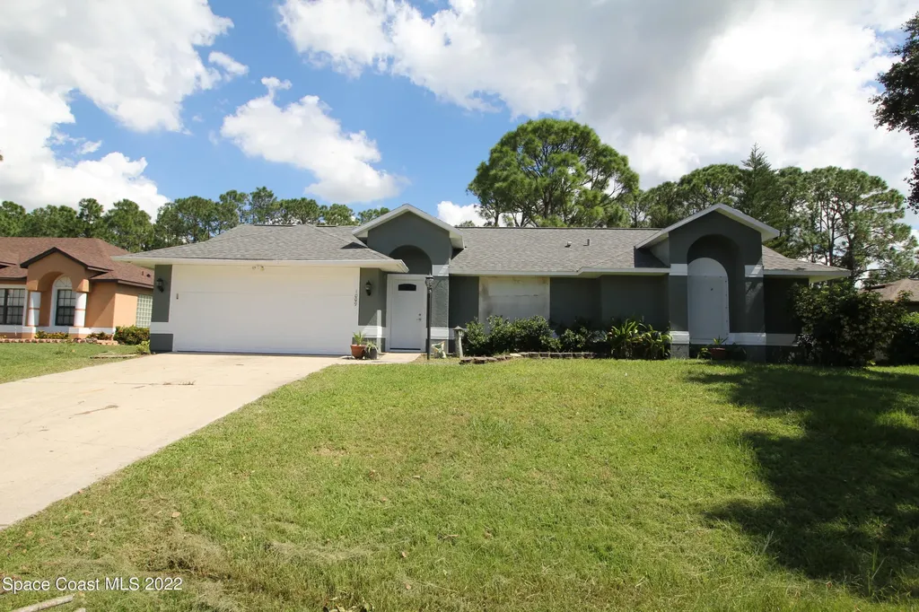 1009 Fairplay Avenue NW Palm Bay FL 32907
