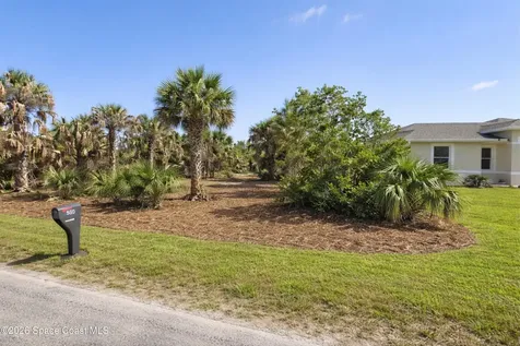 691 Yardley Street SW Palm Bay FL 32908
