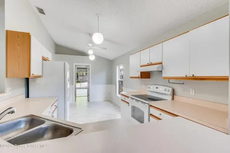 1563 Vista Lake Circle Melbourne FL 32904