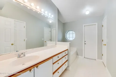 1563 Vista Lake Circle Melbourne FL 32904