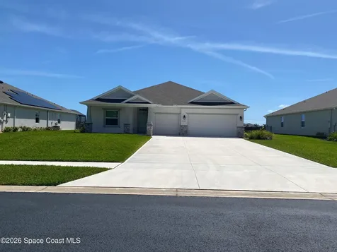 8231 Laguna Circle Micco FL 32976