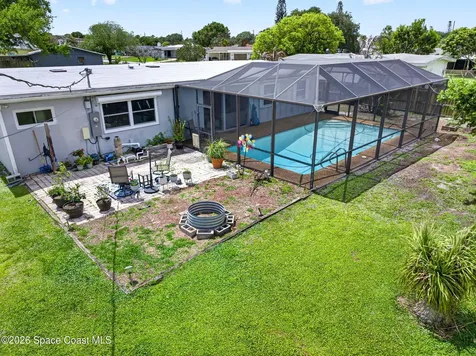 713 NE James Circle NE Palm Bay FL 32905