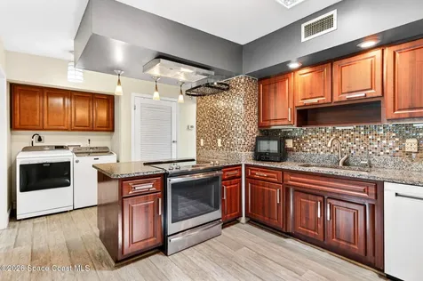 713 NE James Circle NE Palm Bay FL 32905